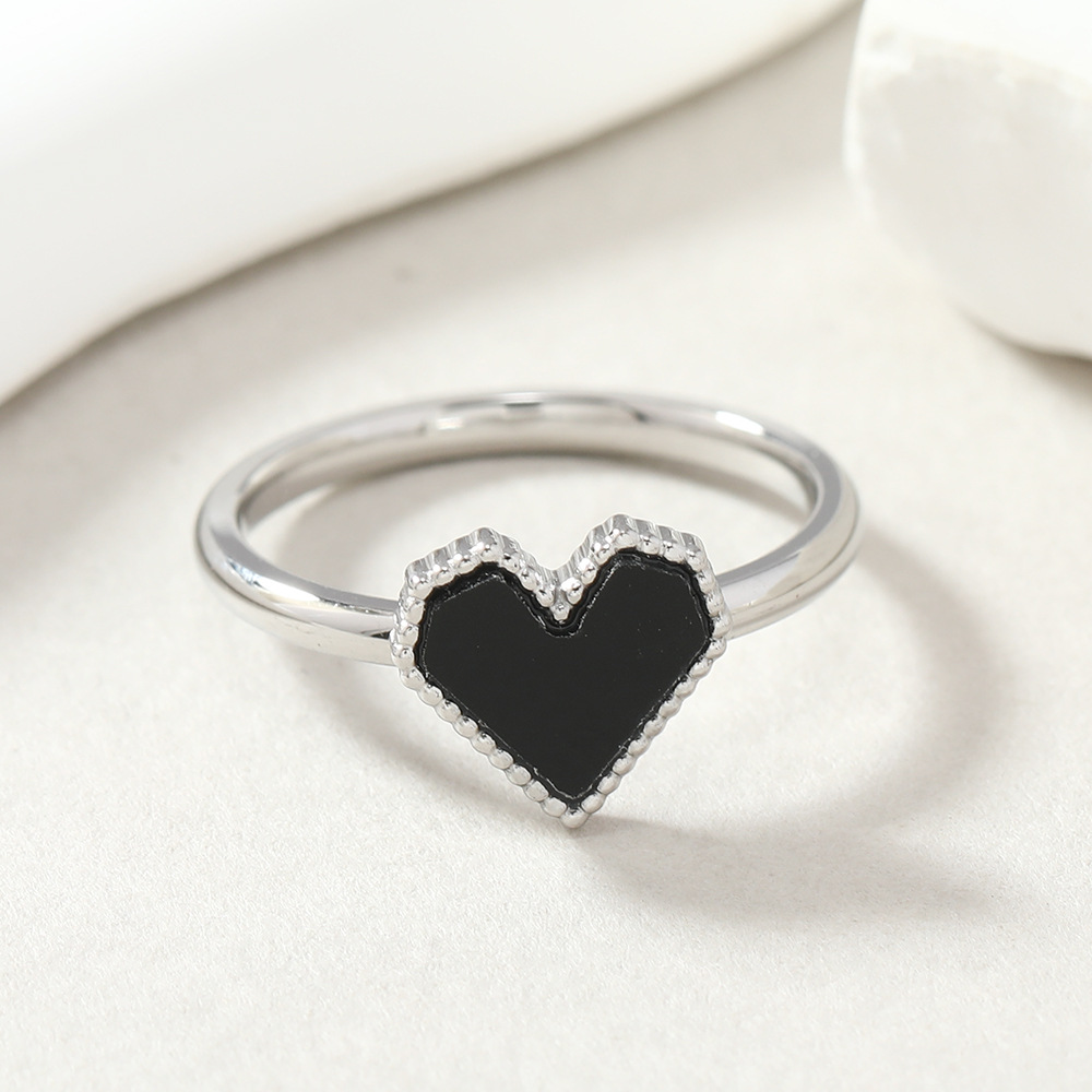 跨境不锈钢饰品 设计感极简时尚焊牌四色爱心情侣钛钢戒指  厂家详情8