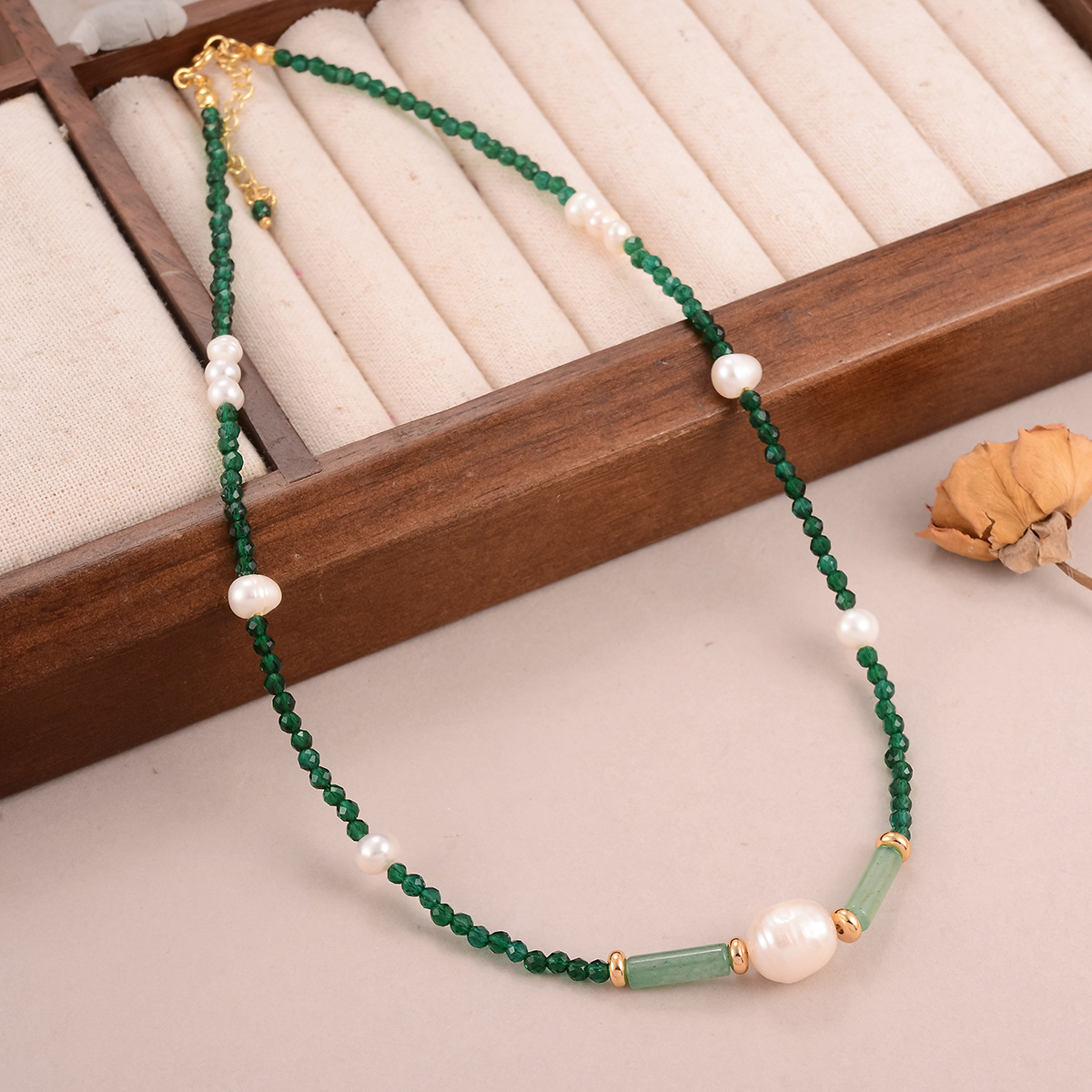 Simple and fresh heart-shaped geometric necklace, summer versatile beaded dopamine necklace, fashionable new collarbone chain for women pic 24