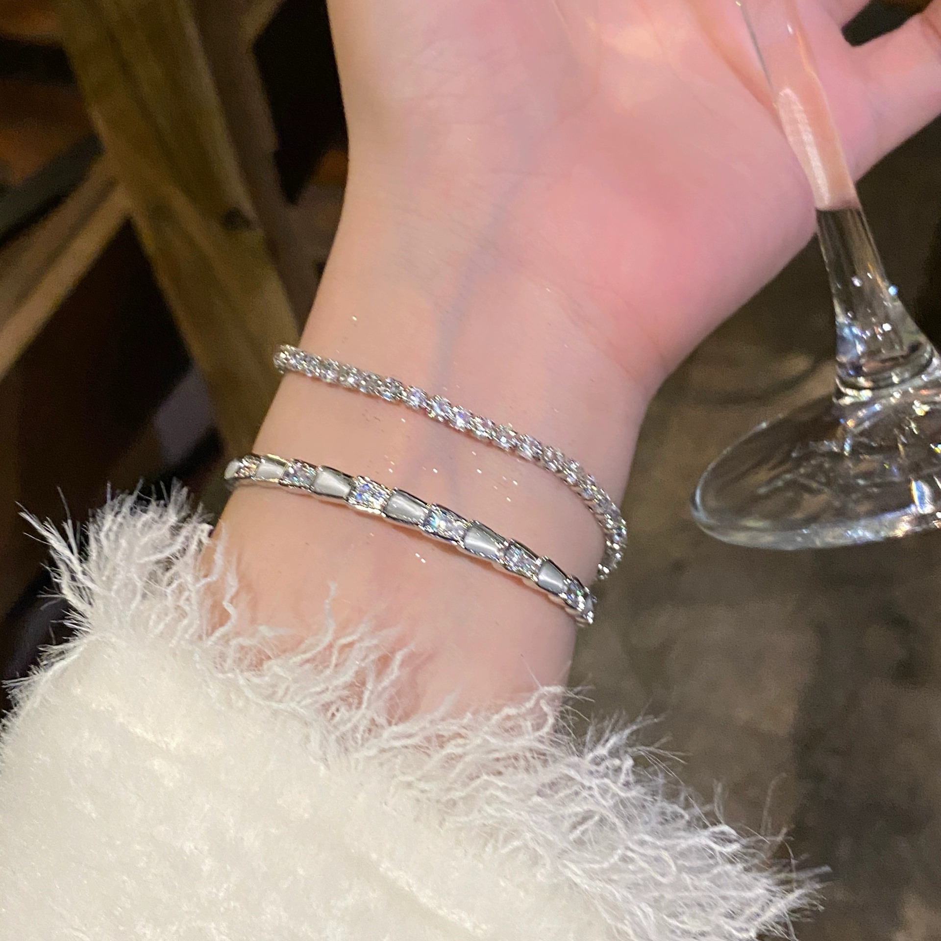 Snake-shaped bracelet, spirit snake sparkling diamond texture bracelet for girls, zircon light luxury, fashionable and exquisite silver bracelet, open jewelry pic 1