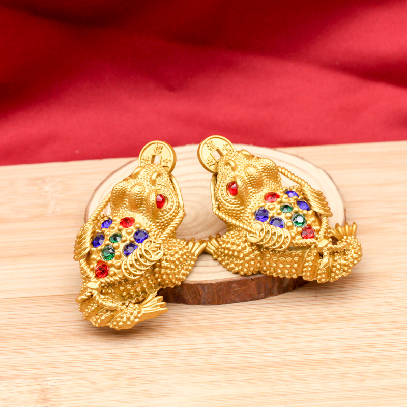 三足金蟾彩钻镂空沙金金蟾摆件客厅茶宠开业礼品家居创意小摆国潮详情3