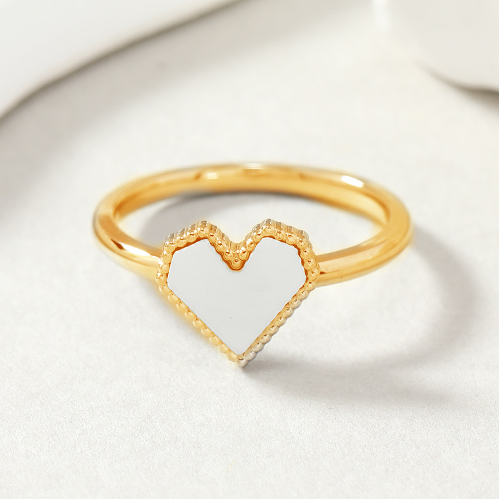 跨境不锈钢饰品 设计感极简时尚焊牌四色爱心情侣钛钢戒指  厂家详情5