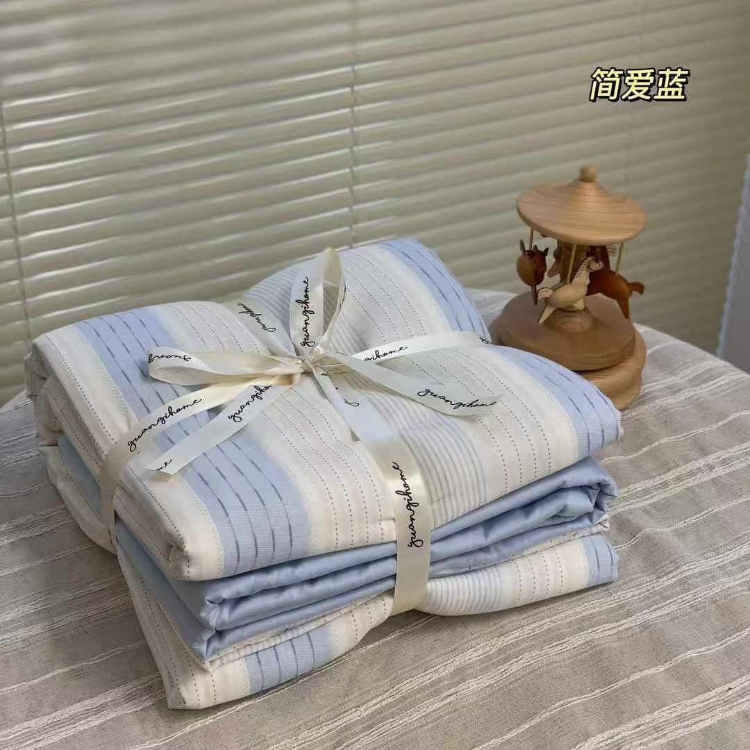 A set of three or four pieces with fresh small floral print double-layer yarn, pure cotton soft naked sleeping quilt cover and cartoon bedding pic 41