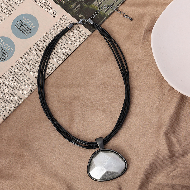 短项链跨境外贸新品热卖时尚大气欧美女士合金几何短款拼色锁骨链详情8