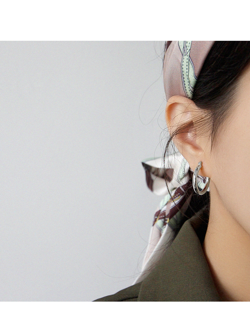 YEA492 Korean version S925 sterling silver earrings, minimalist geometric circular ring earrings, ear buckles, niche and elegant silver earrings pic 11