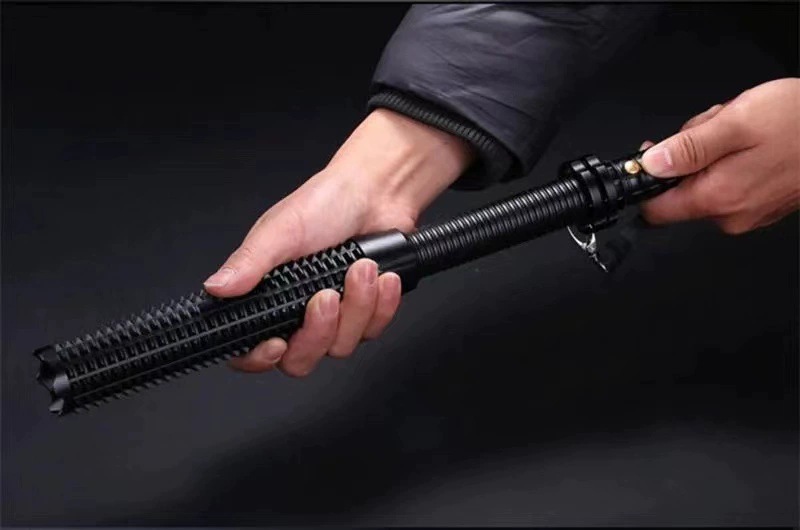 多功能LED  强光远射手电筒 户外充电应急照明灯巡逻  狼牙棒手详情4