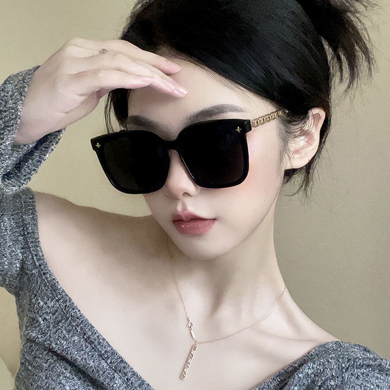 2022 New style sunglasses for women, high-end Instagram-popular sun protection sunglasses, large frame round face slimming glasses for men pic 3