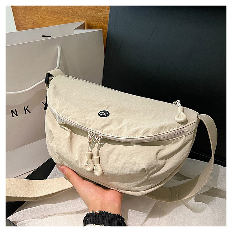 包包女高级感单肩布包小众百搭斜挎女包日系新款外出休闲化妆小包详情2