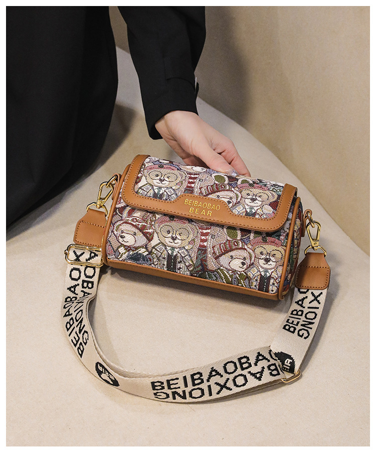 北包包源头工厂小众设计原创卡通小熊包潮时尚斜挎包单肩女包详情10