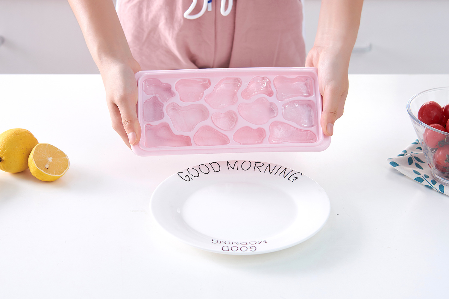 Customized gift ice cube molds, food-grade quantitative press-type ice cube trays, homemade ice boxes for household refrigerators, a magic tool for freezing ice blocks pic 4