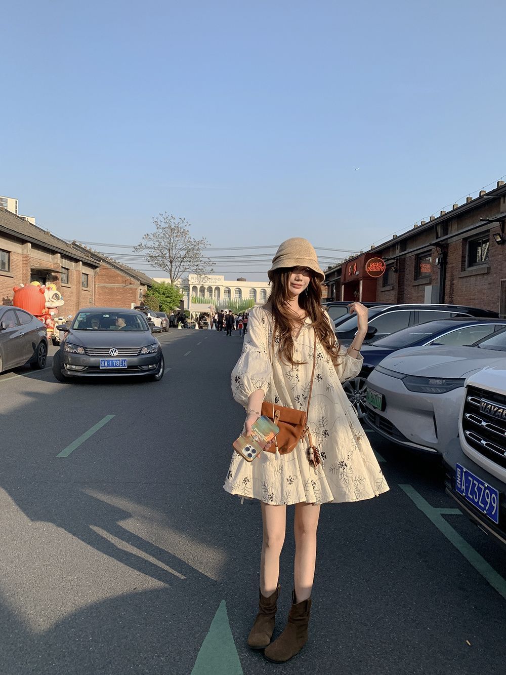 法式复古重工刺绣出游度假连衣裙夏季新款甜美流苏娃娃裙女详情11