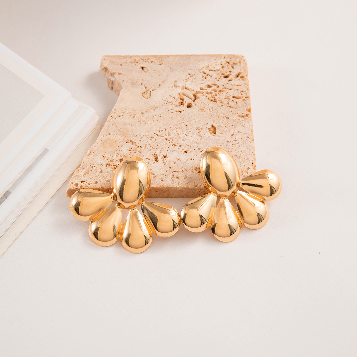 欧美跨境时尚八字麻花大水滴铁质耳环设计感几何方形扭纹耳坠耳饰详情16