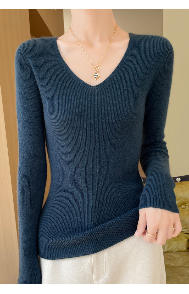 This autumn and winter new style of wool sweater features a V-neck that is slimming and versatile. It is a long-sleeved, casual and elegant sweater with a base layer of knitted sweater for women pic 23