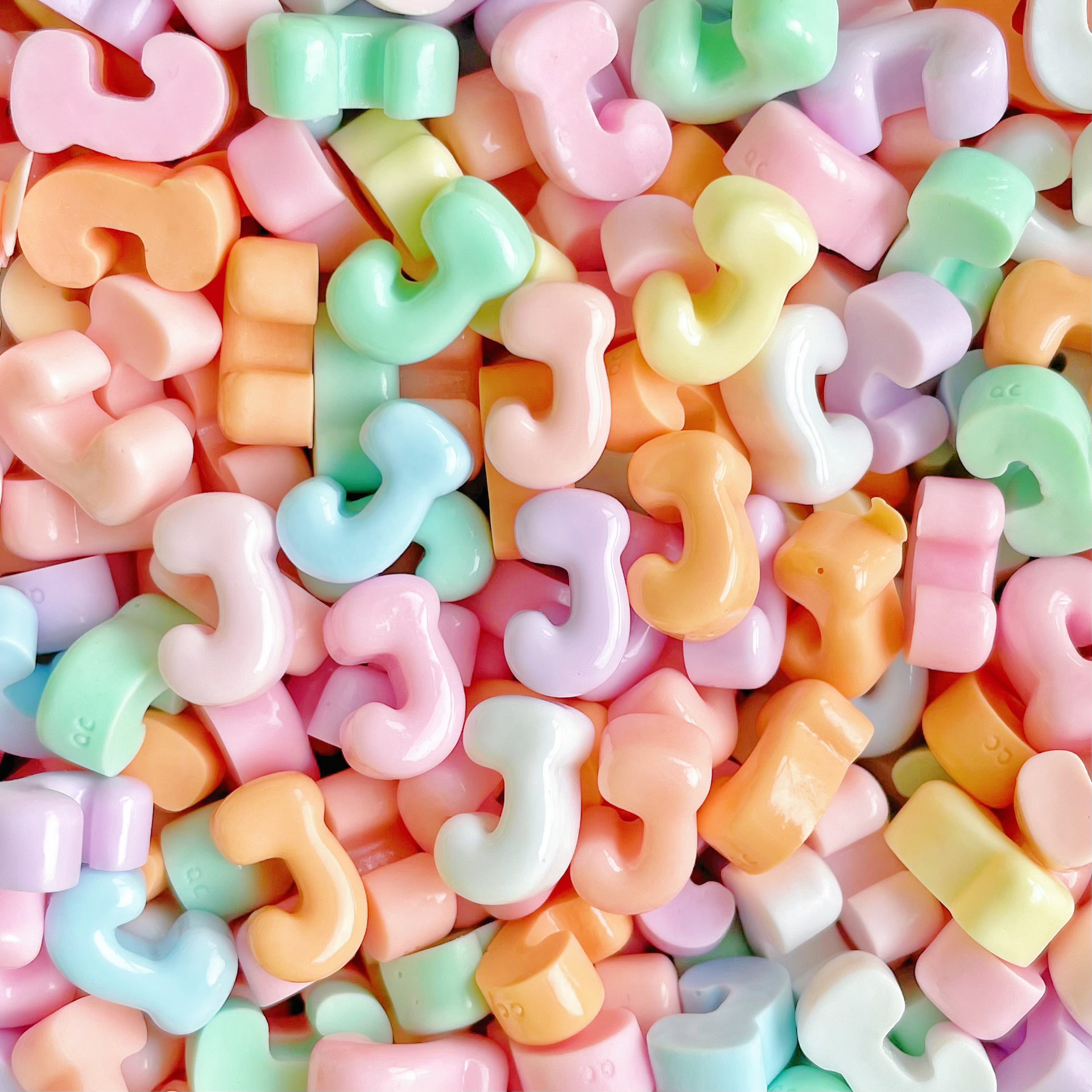 Mini small resin accessories with 26 English letters, letter cream glue hair clips, phone cases and accessory materials pic 14