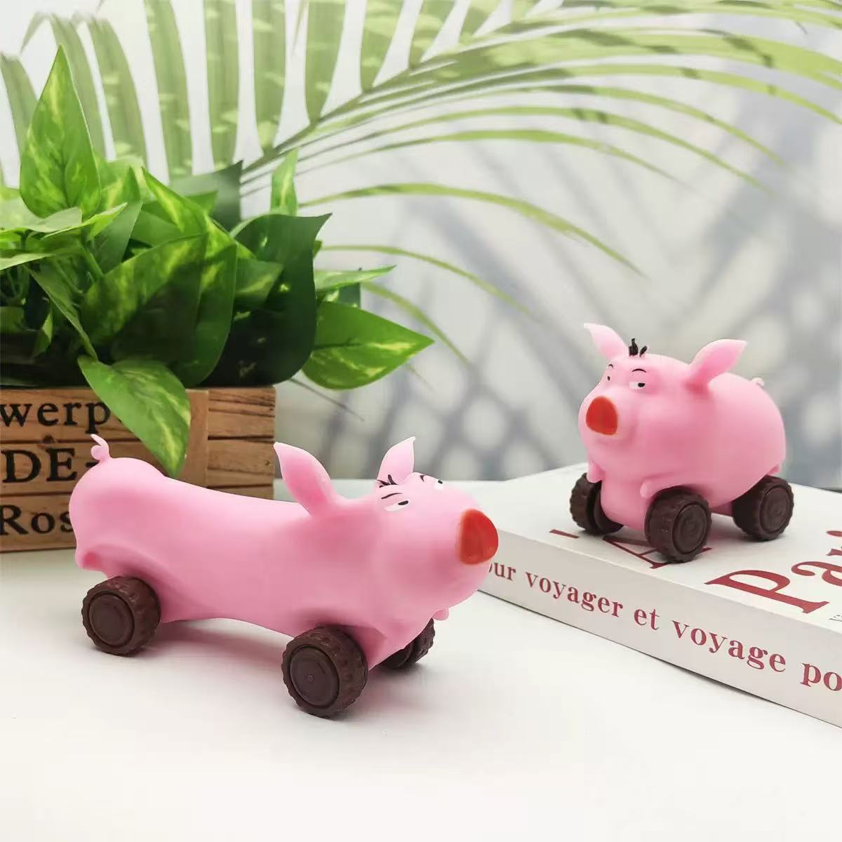 New flying Pig pull car, creative sliding car, best-selling transformable car, sand-filled toy car wholesale, educational pic 6