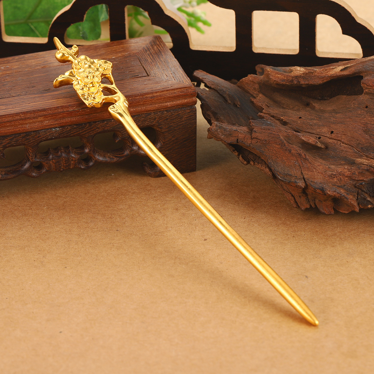 New ancient-style hair accessories, new hair forks, high-end Hanfu accessories, high-end ornaments, hollowed-out dragon geometric auspicious cloud hairpins wholesale pic 45