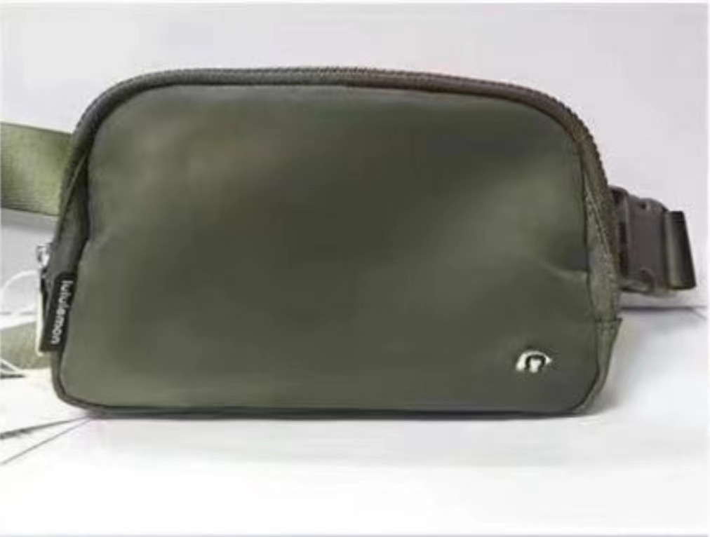 lulu腰包时尚多功能腰包大容量运动包手机包跑步健身腰包斜挎包包详情12