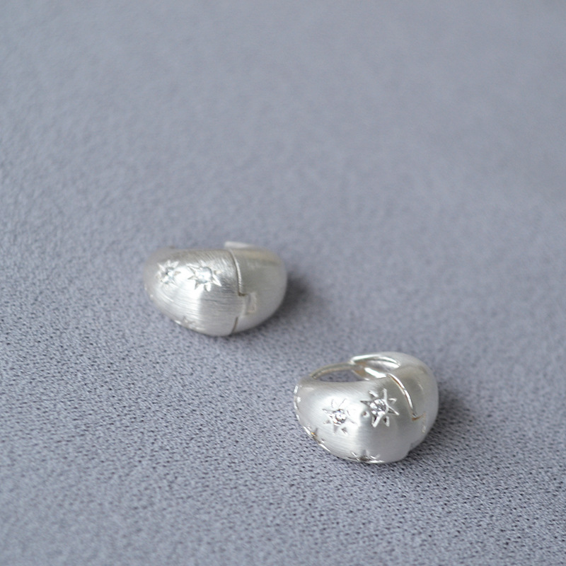 法式小众设计轻奢银色拉丝锆石星星闪钻简约个性冷淡气质耳环耳饰详情6