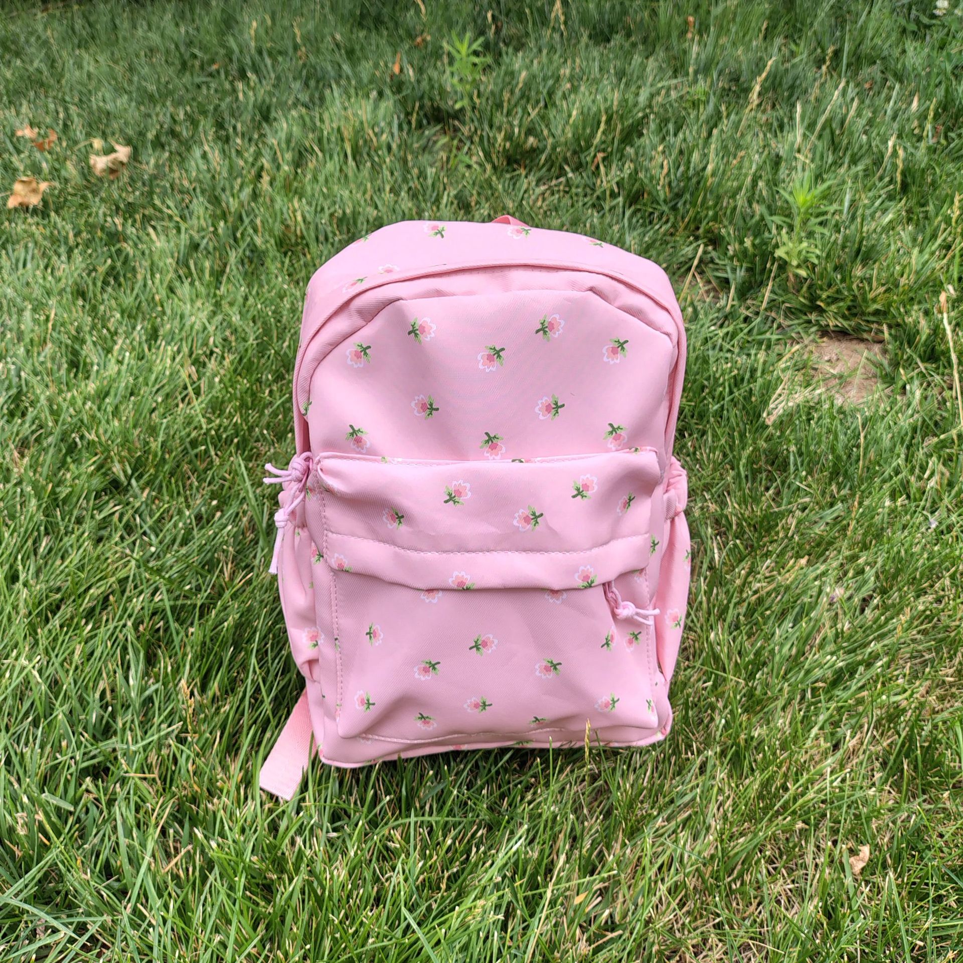 Small 2025 cross-border new style high appearance level artistic and casual primary school schoolbag, commuting and shopping small backpack pic 34