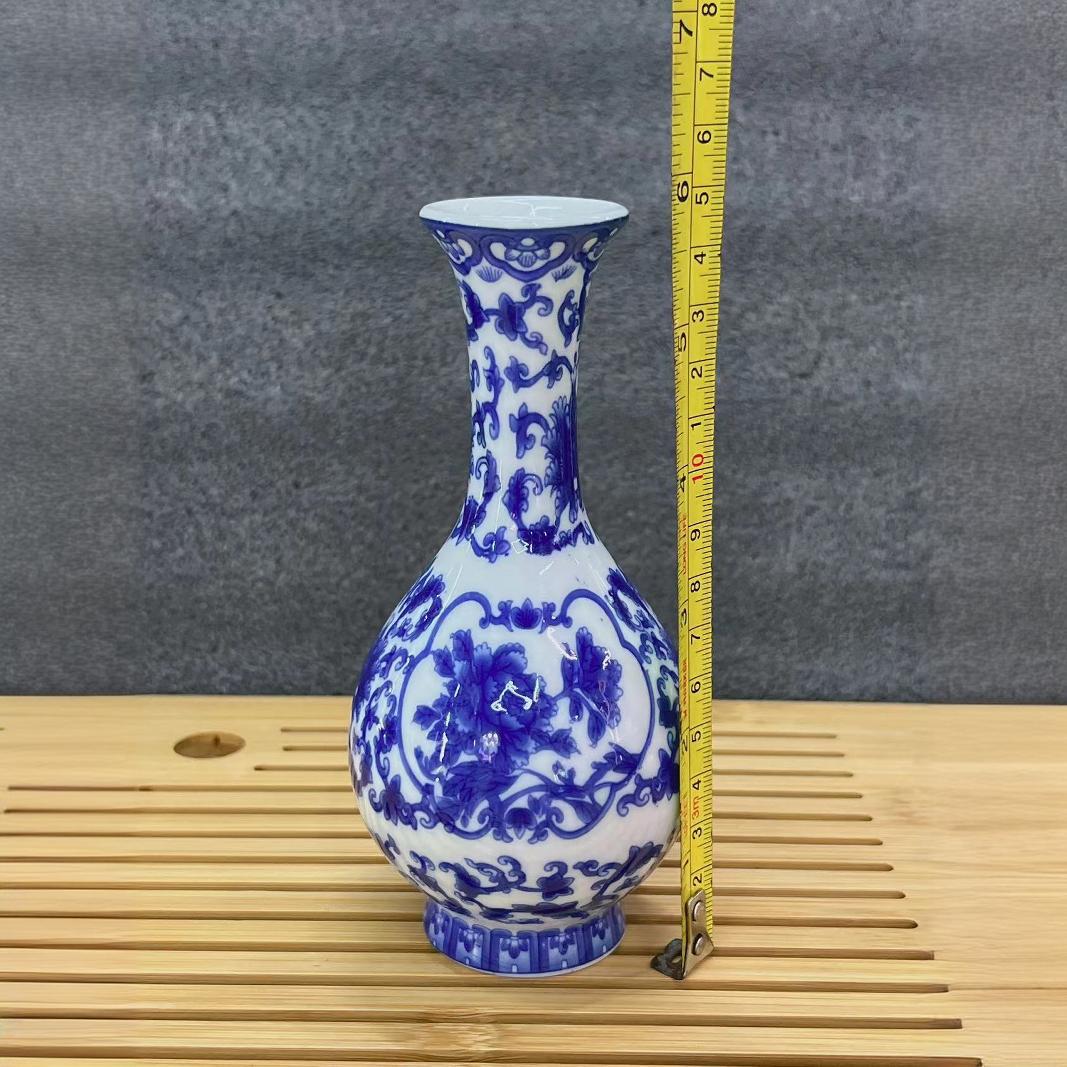 Blue and white porcelain mini vases, ceramic ornaments, Chinese-style vases, wholesale of dried flower vases in Jingdezhen, ceramic small flower vases pic 3