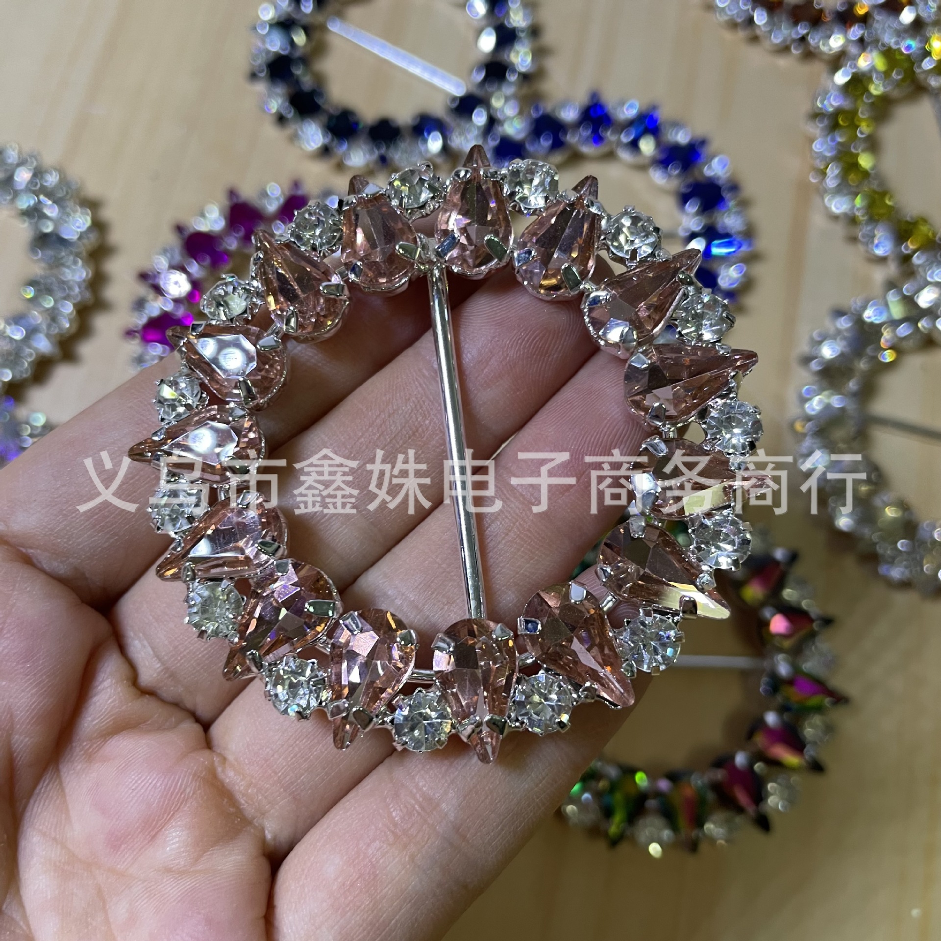 DIY lace wedding dresses, evening gowns, necklaces, necklaces, sweaters, clothing, clothes, claw chains, styles, irregular-sized chains pic 38