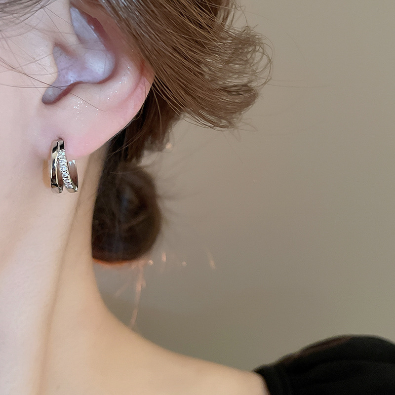 银针跨境高级感银色几何圆珠爱心耳钉小众个性耳环冷淡风耳饰批发详情10