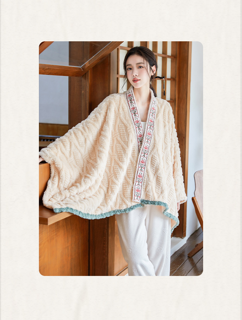 新中式提花舒棉绒披肩毯女士秋冬绣花披风毯午休盖毯可外穿详情11