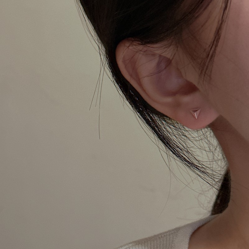 S925纯银韩版基础款小耳钉韩国风简约款通勤搭配养耳洞耳环批发详情13