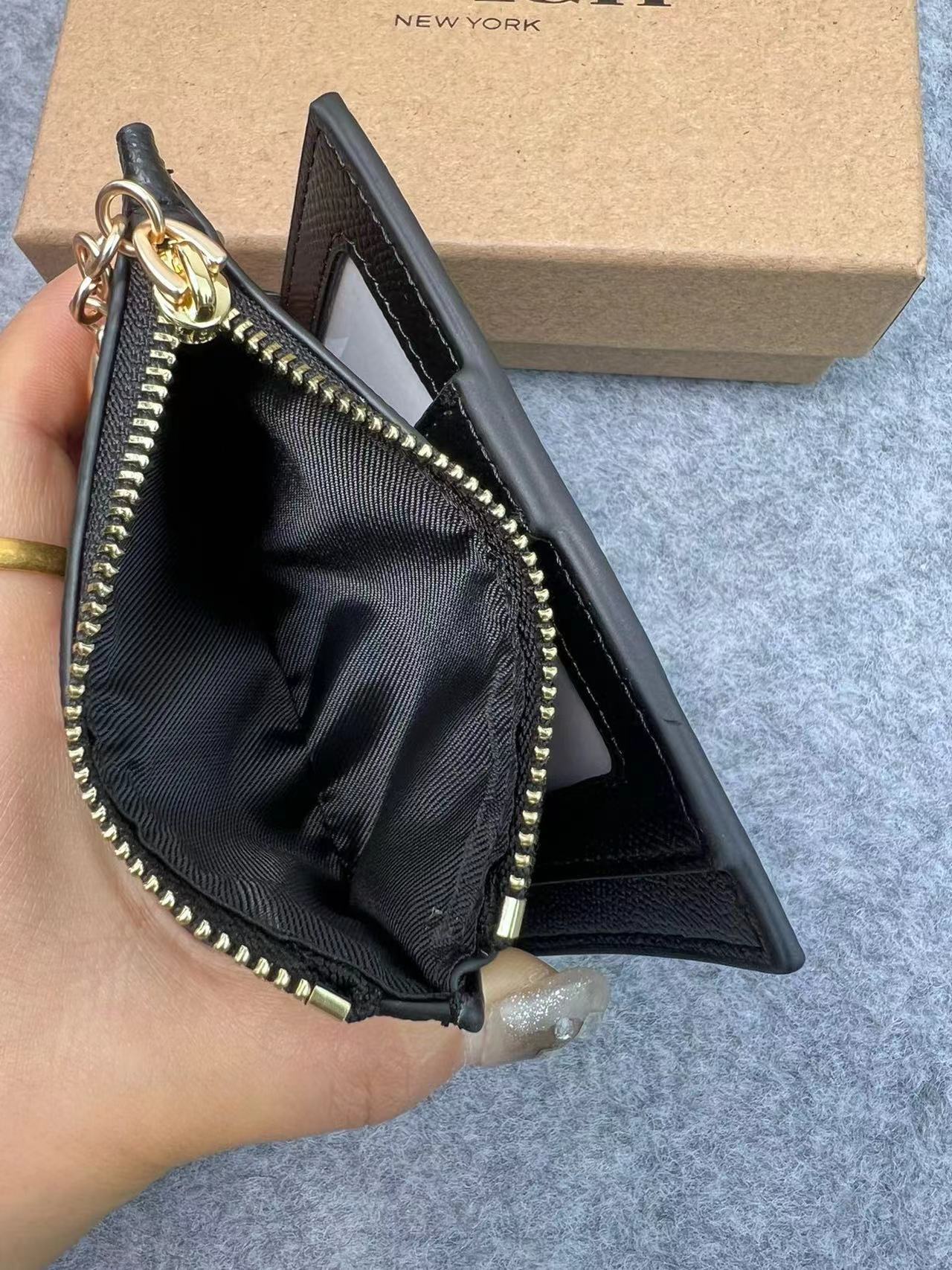 C家两折钱包多卡位PVC印花拉链钱包真皮手拿证件包多款可选详情6