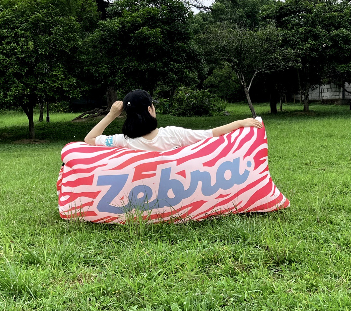 户外网红充气沙发空气沙发黑白格音乐节印花野餐垫装备露营用品详情7