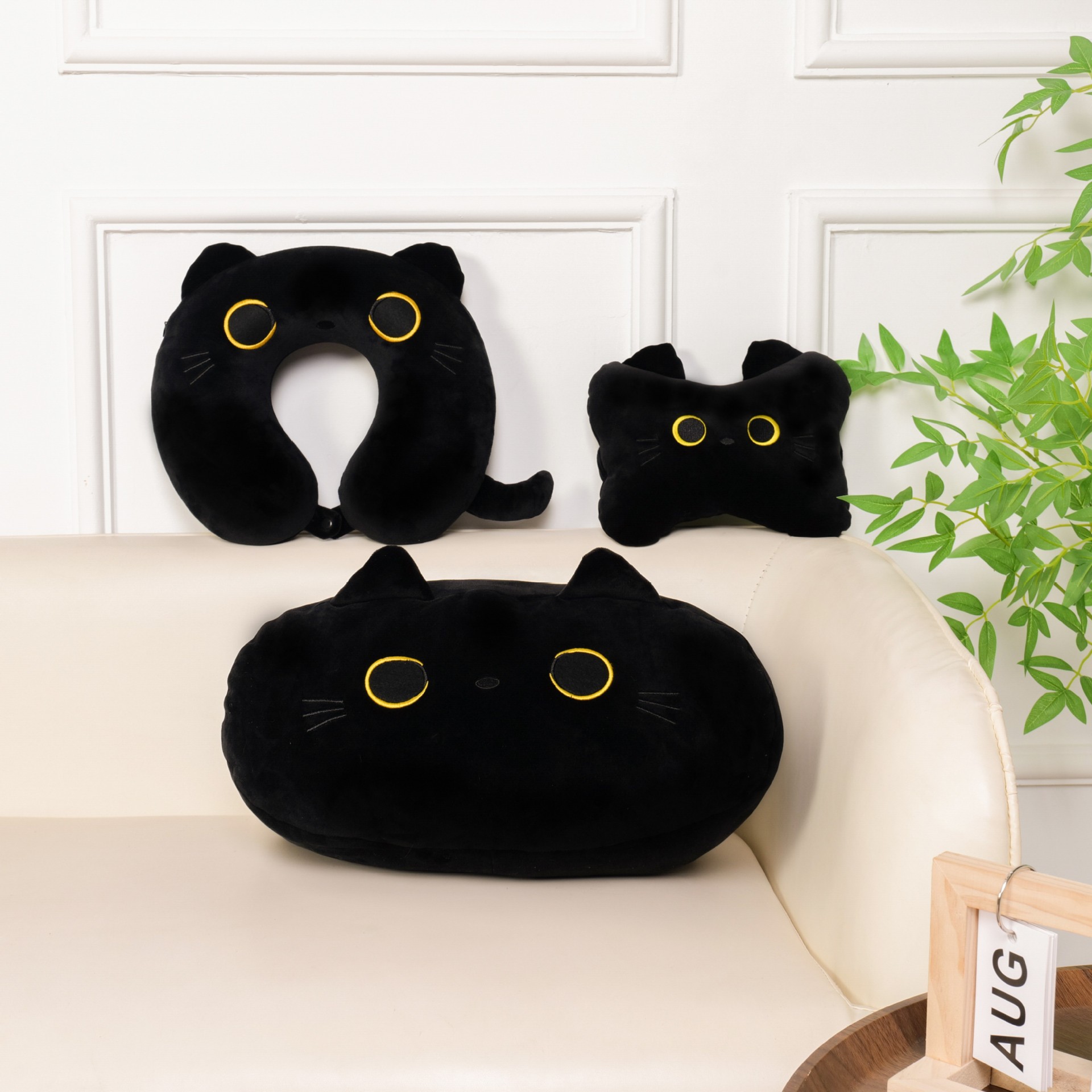 The popular black cat U-shaped pillow car headrest is black and cute. The cute cat question mark pillow eye mask bag is highly recommended on Xiaohongshu pic 2