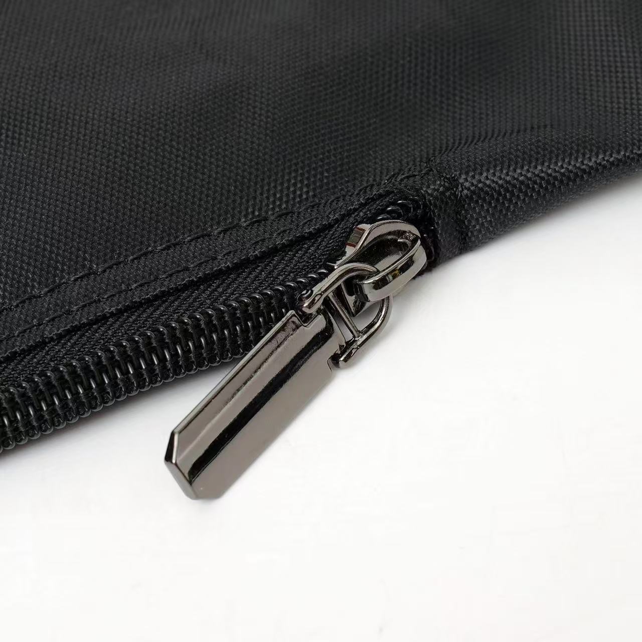 亚马逊男士复古背带腋下挎包多功能单肩包女士户外手机包便携详情6