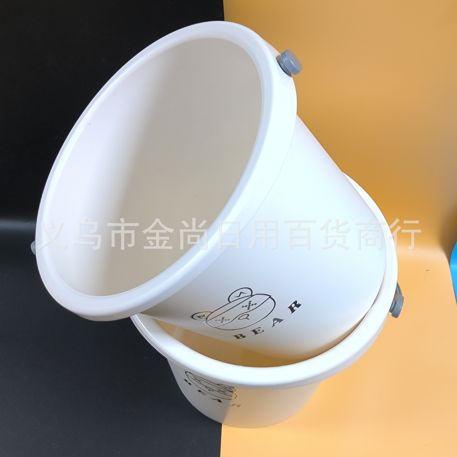 新款塑料水桶卡通小熊圆桶手提学生宿舍洗衣桶家用洗澡桶泡脚桶详情5