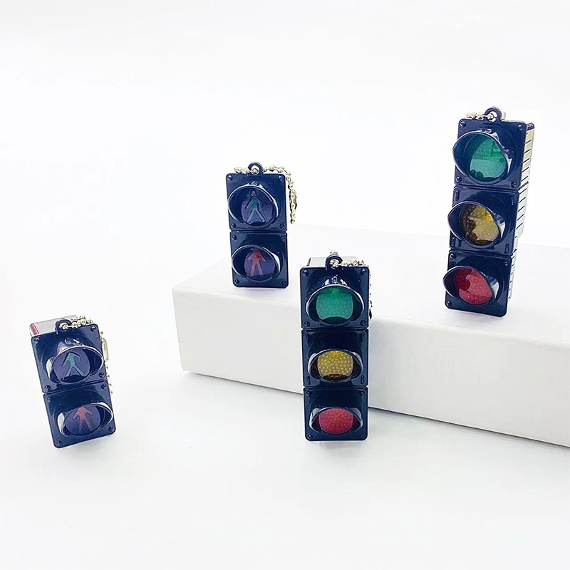 爆款迷你电子红绿灯钥匙扣背包挂件 迷你可爱人行灯LED发光钥匙扣详情7