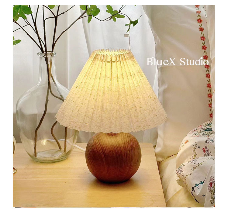 Pleated table lamp, ins Nordic ceramic bedside lamp, warm, romantic, simple, ins style, girlish, high-end and retro pic 27