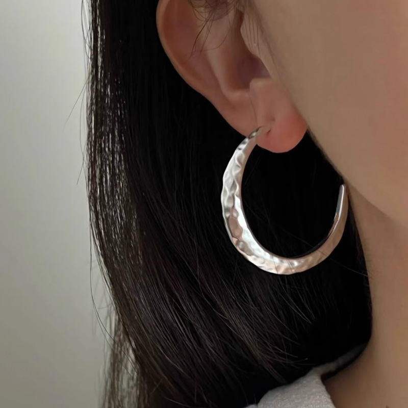 明星同款金银色锤纹大月亮耳环复古做旧C圈耳环小众设计气质个性详情9
