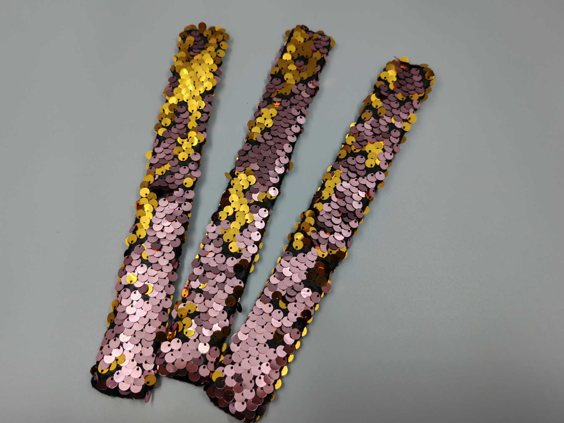 亚马逊卡通双色亮片美人鱼啪啪圈手环饰品手腕带儿童批发节日礼物详情12