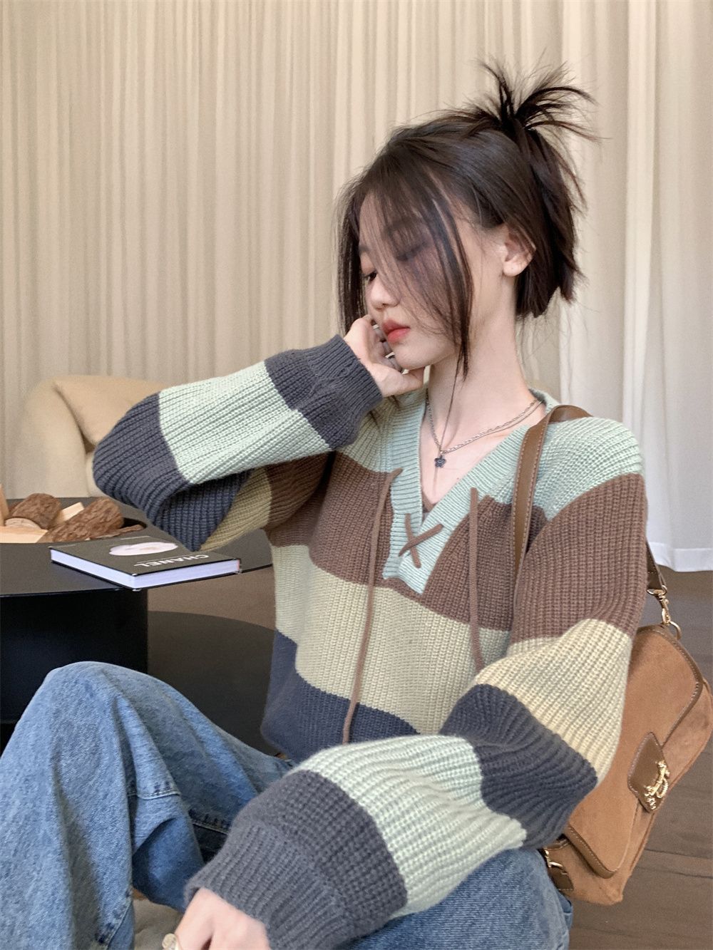 条纹撞色系带针织毛衣女2025春秋新款设计感翻领复古辣妹长袖上衣详情1