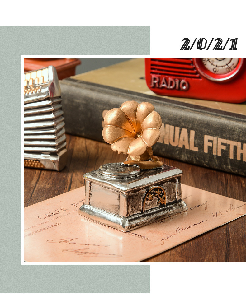 Nostalgic and retro resin ornaments, handicrafts, home decorations, phonographs, mini ornaments, photography props, cameras pic 17