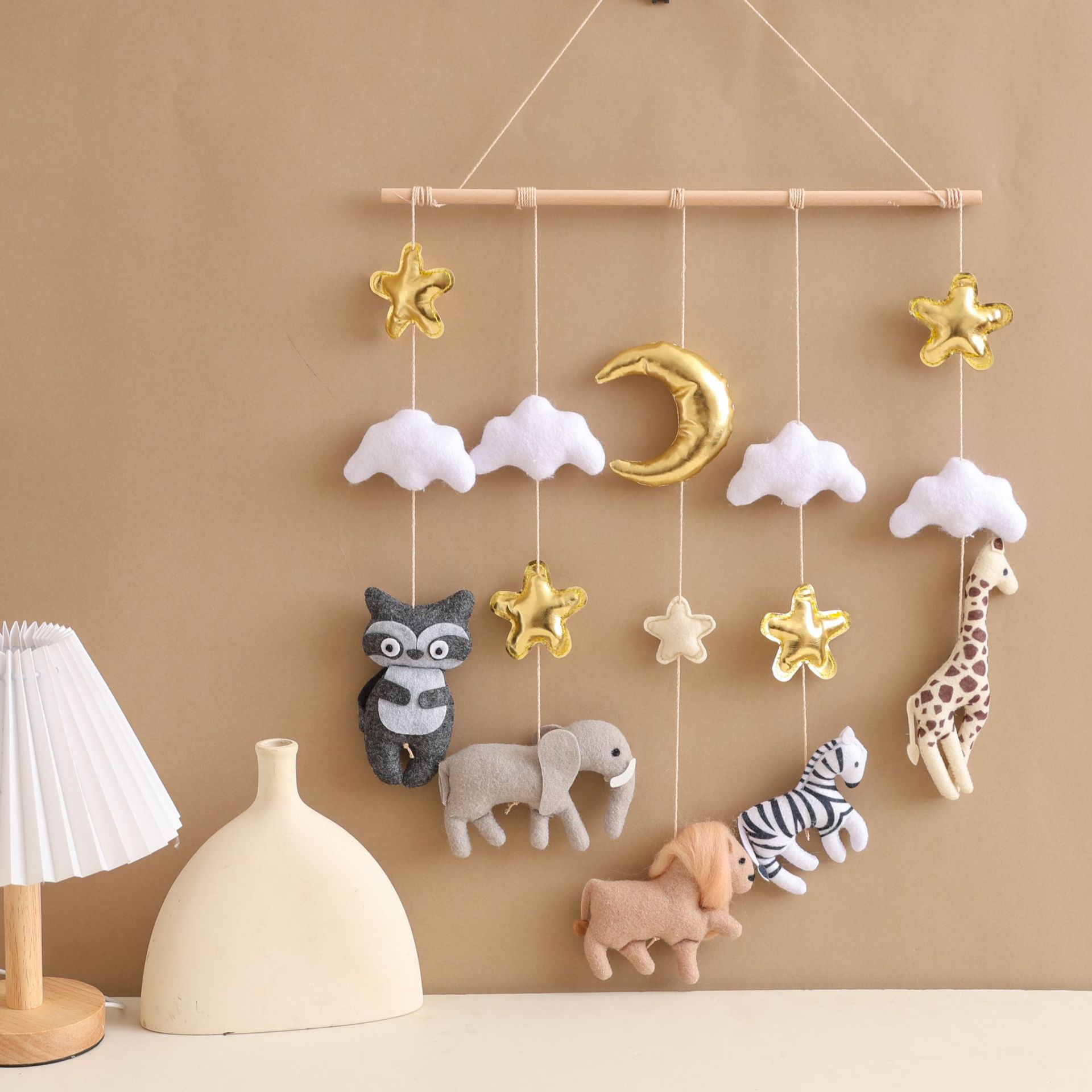 跨境新款婴儿床铃挂件玩具毛毡风铃动物床挂摇铃新生儿安抚玩具详情48