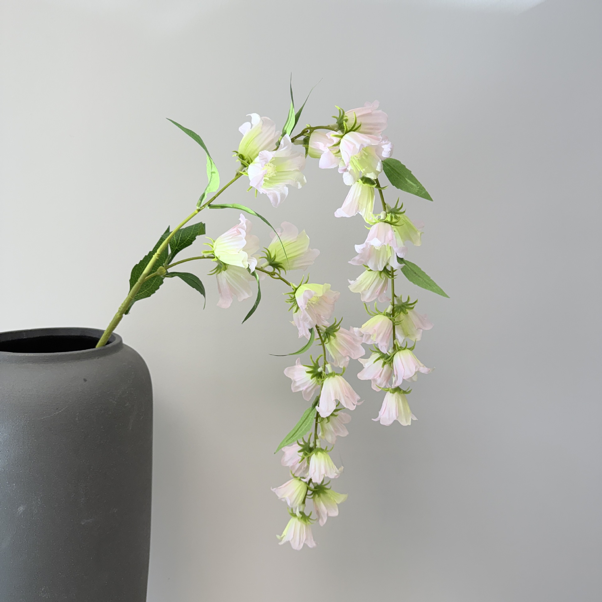 仿真垂吊铃兰花风铃花仿真花婚礼堂吊顶装饰垂吊花墙软装假花外贸详情17