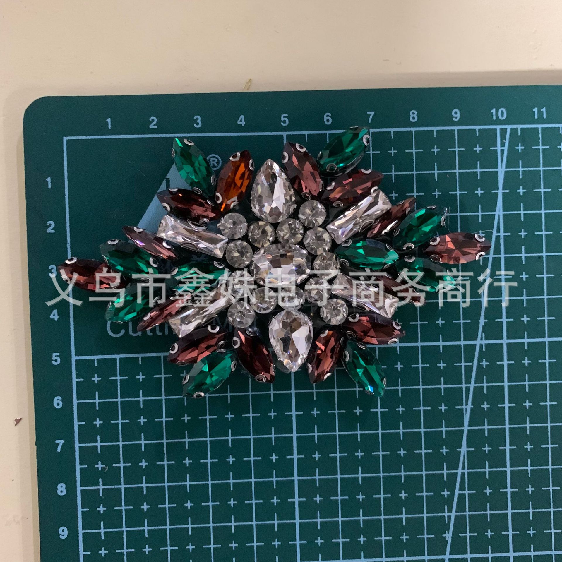 New fashionable and personalized colored diamond hot melt adhesive decal clothing accessories pic 8