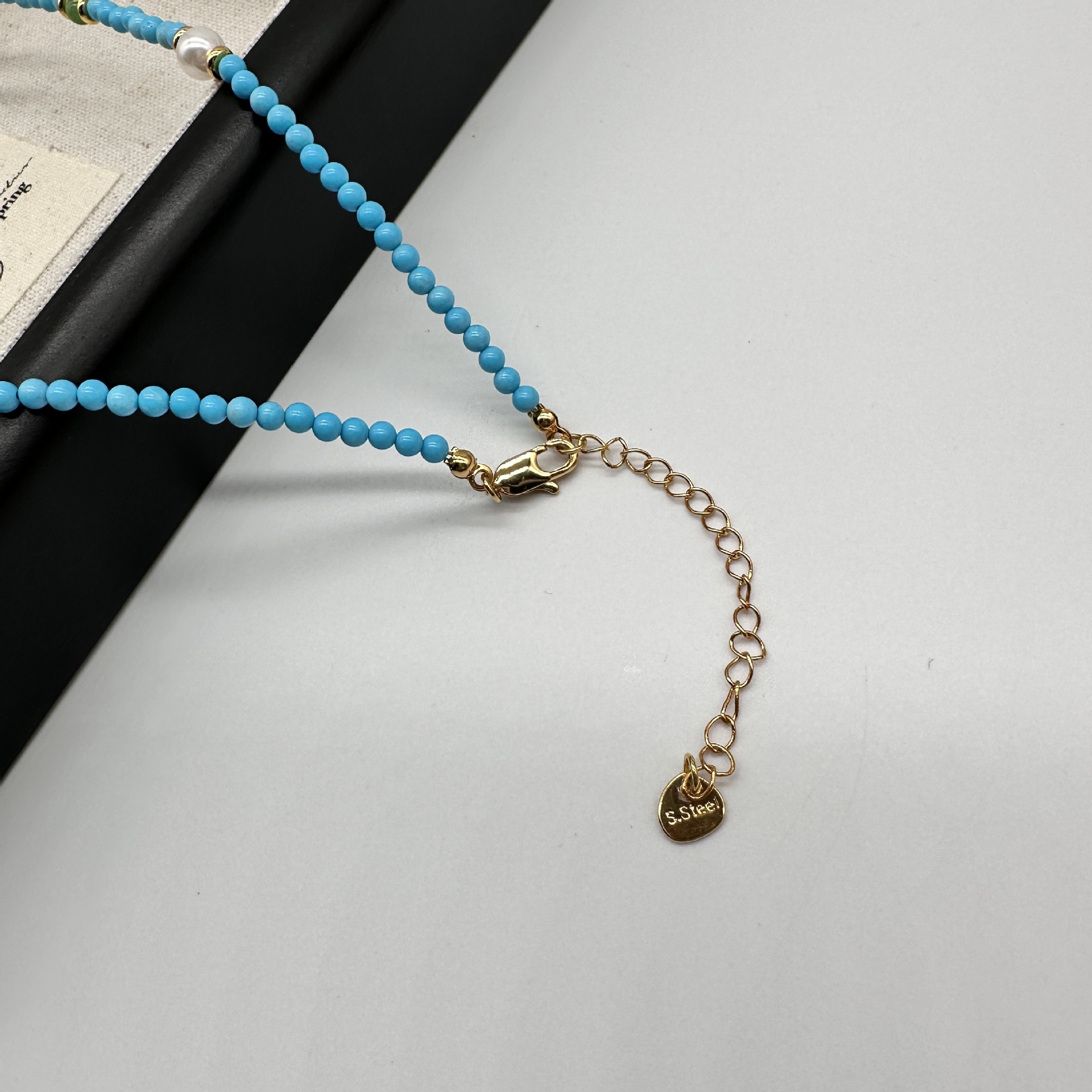 Natural stone turquoise beaded necklace, niche design, high-end collarbone chain, new Chinese style, fresh and delicate handcrafted necklace for women pic 12