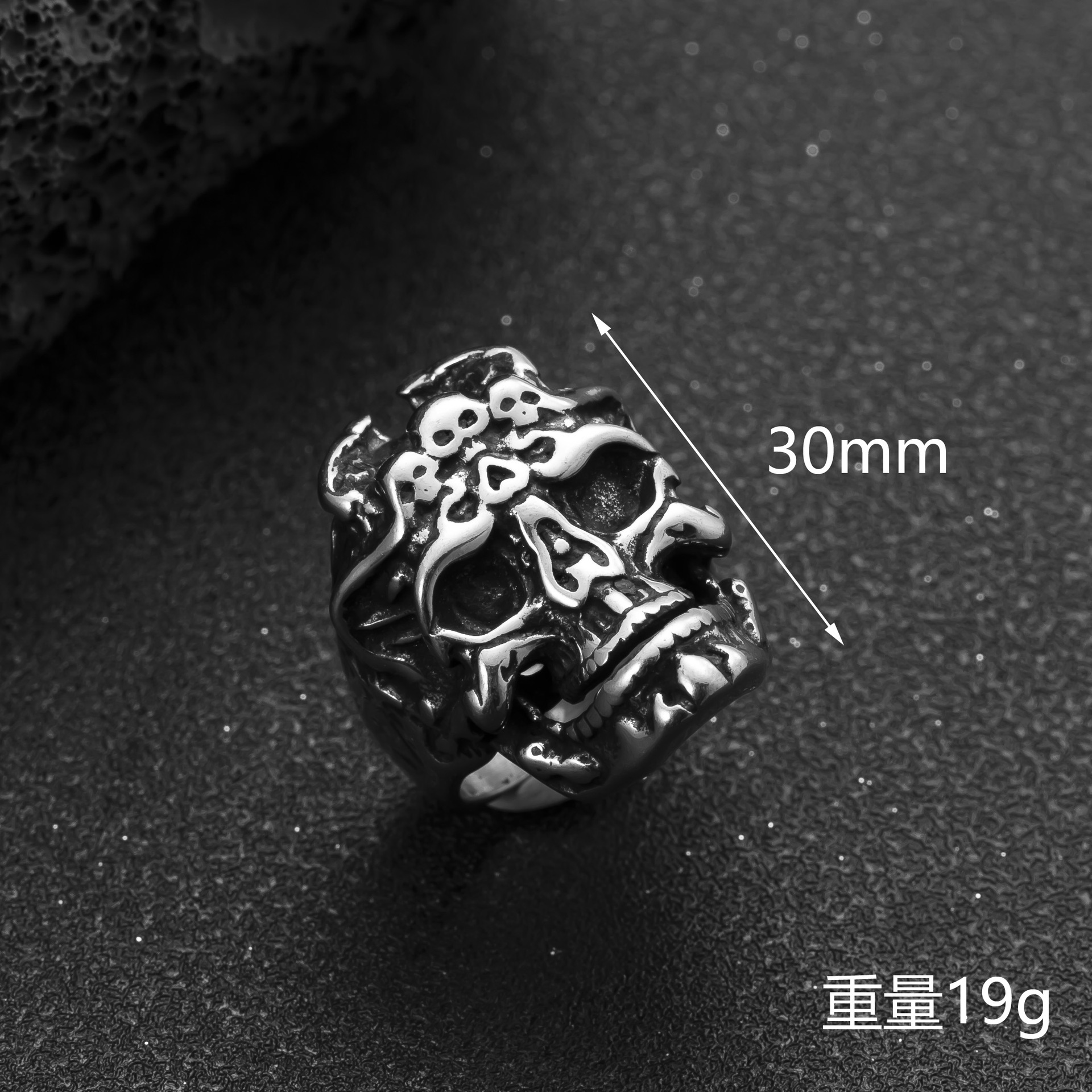 跨境新品不锈钢饰品个性朋克风男士指环铸造骷髅头钛钢戒指批发厂详情17