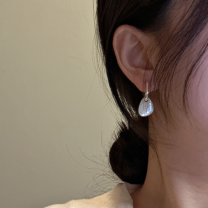 S925 sterling silver Korean version, niche design sense, irregular-shaped white shell earrings, Korean fashion, INS style texture earrings pic 5