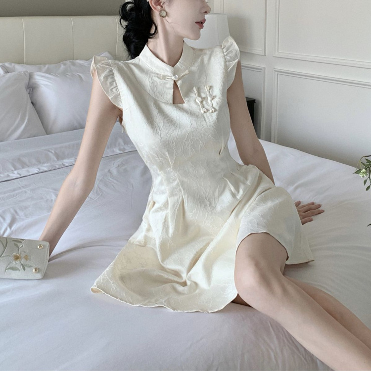 A new Chinese-style improved version of a high-end cheongsam dress and short skirt with a touch of elegance and charm pic 8