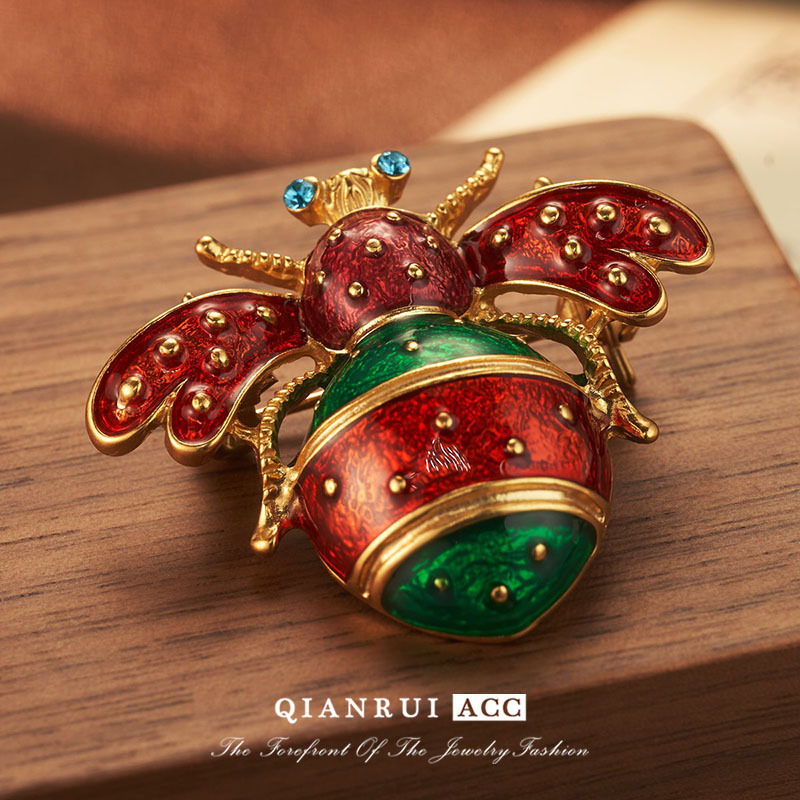 New wholesale vintage Baroque brooch in red and green with a French high-end touch, featuring bee enamel drop glaze for a fashionable look pic 20
