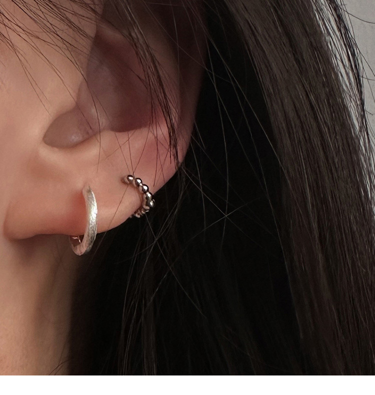 The brushed round ear buckles, the new 2024 earrings, feature a cold and niche design with a simple and versatile atmosphere pic 1