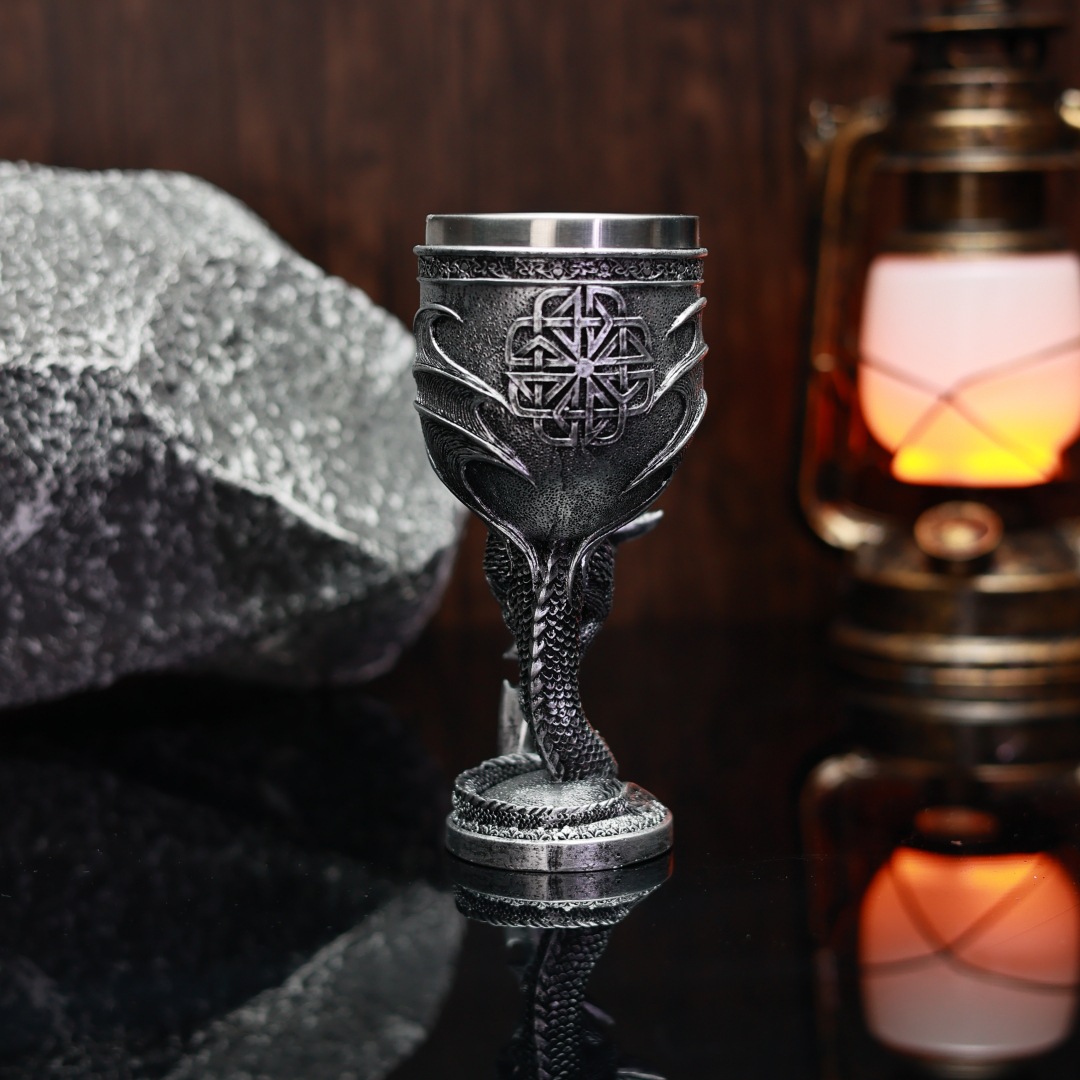 Niche high-appearation-level red wine glasses, European retro wine glasses, 3D dragon statue cocktail glasses pic 9