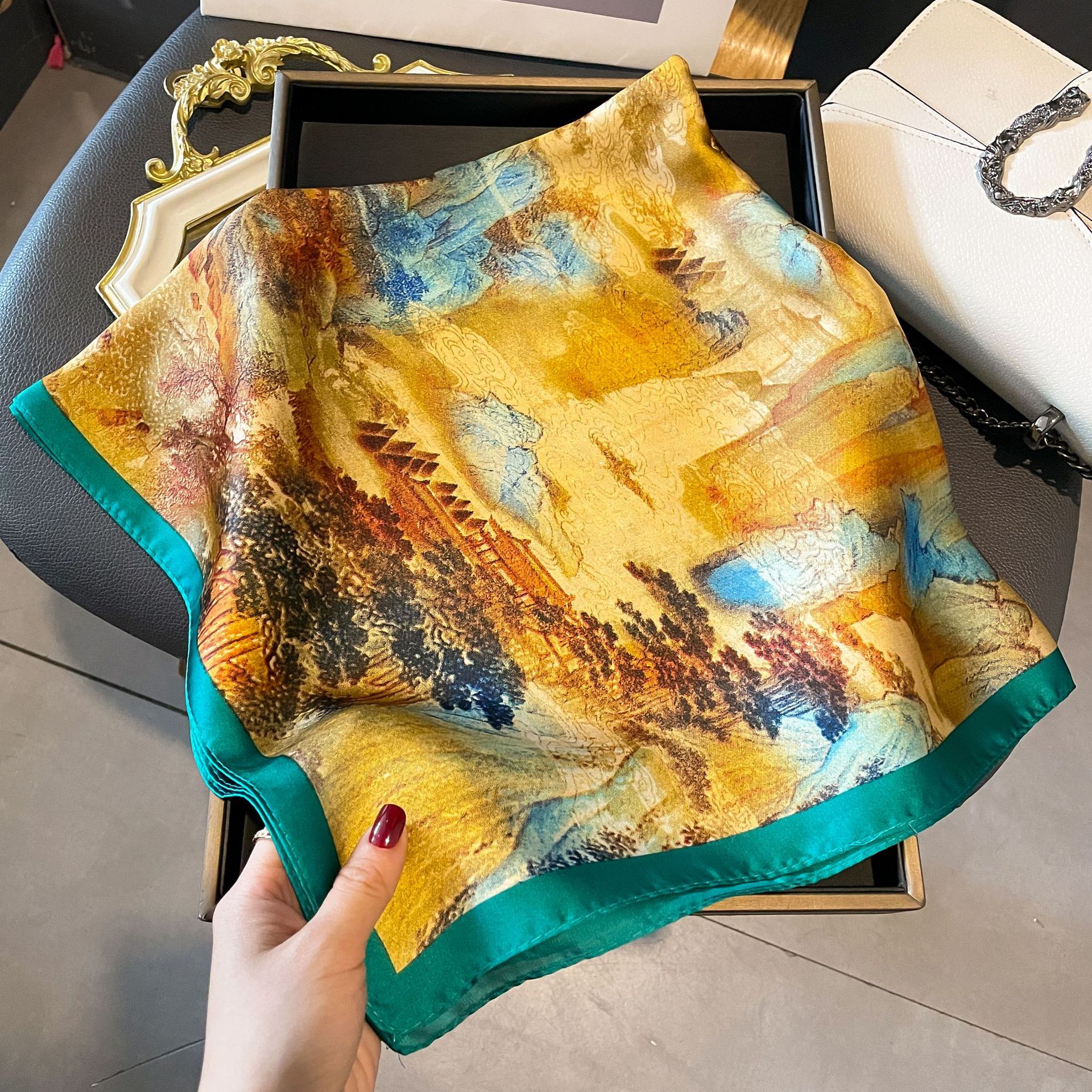 国潮春夏季印花小方巾韩版仿真丝高级感发带头巾时尚装饰复古围巾批发详情19