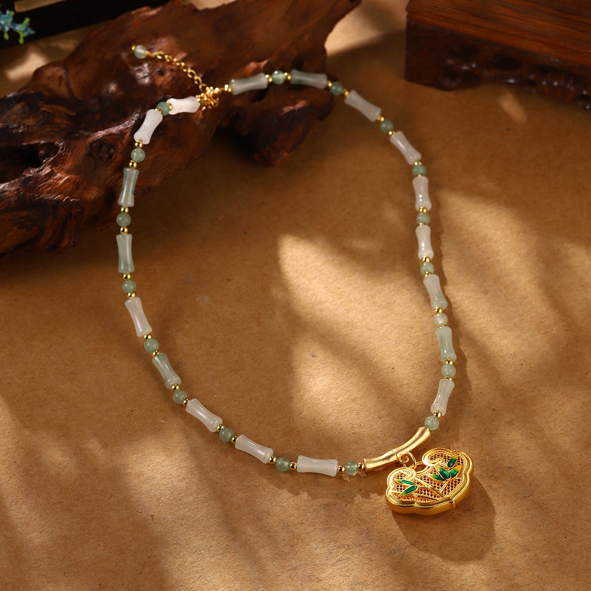 New Chinese-style retro peace lock butterfly pearl necklace for women, elegant and sophisticated, fashionable and versatile, exquisite collarbone chain pic 22